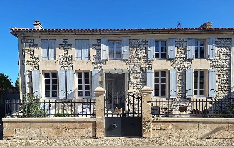 Maison de village - 193 m² - 7 pièces