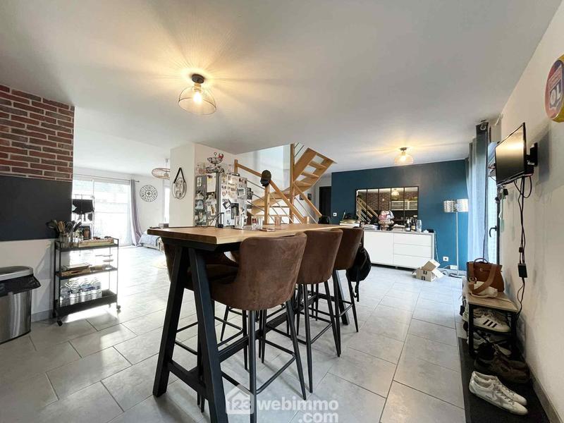 Maison - 98 m² - 5 pièces