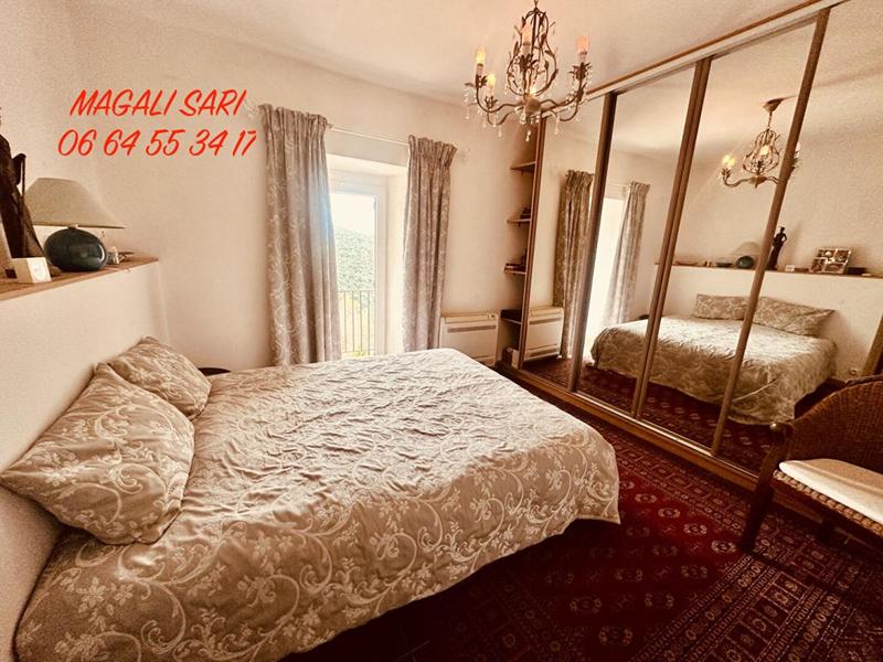 Maison - 211 m² - 8 pièces