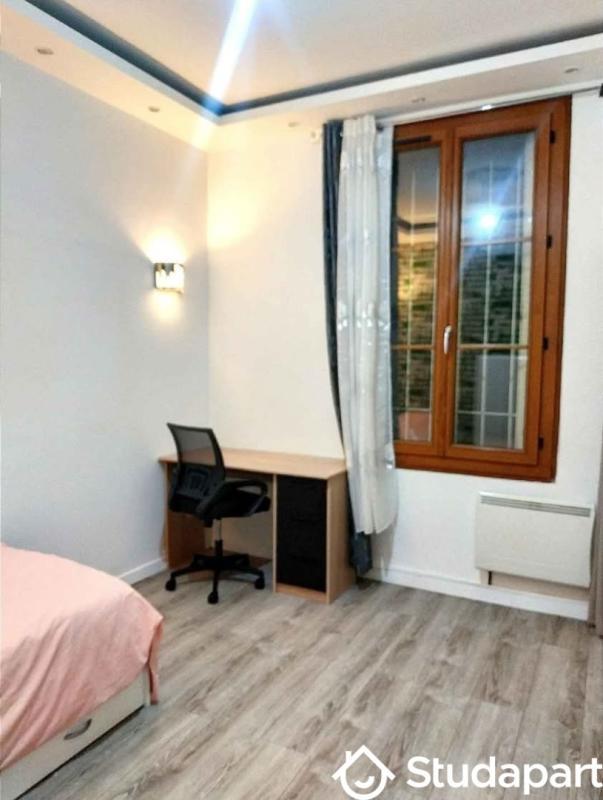Chambre - 11 m² - 1 pièce
