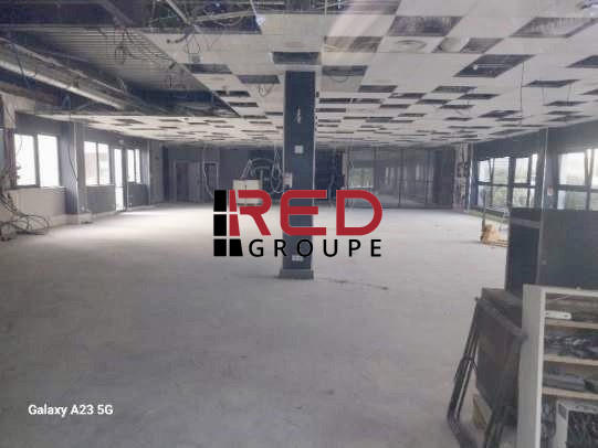 Local commercial - 380 m² - 3 pièces