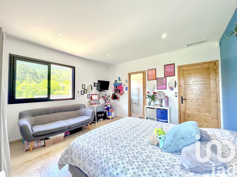 Maison - 290 m² - 8 pièces