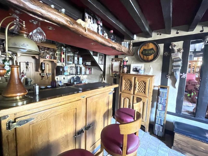 Maison ancienne - 167 m² - 8 pièces