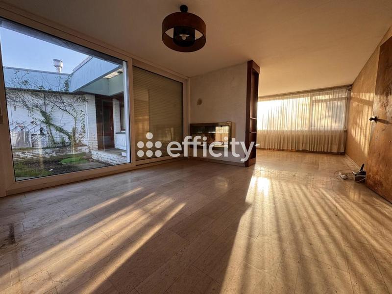 Maison - 142 m² - 10 pièces