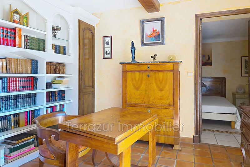 Mas - 900 m² - 10 pièces