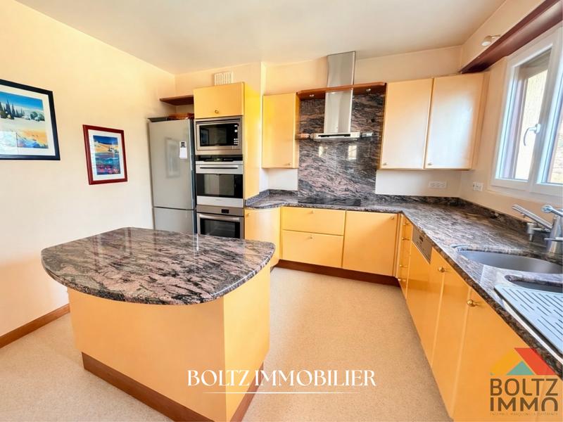 Villa - 199 m² - 8 pièces