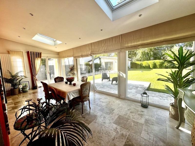 Maison - 160 m² - 5 pièces