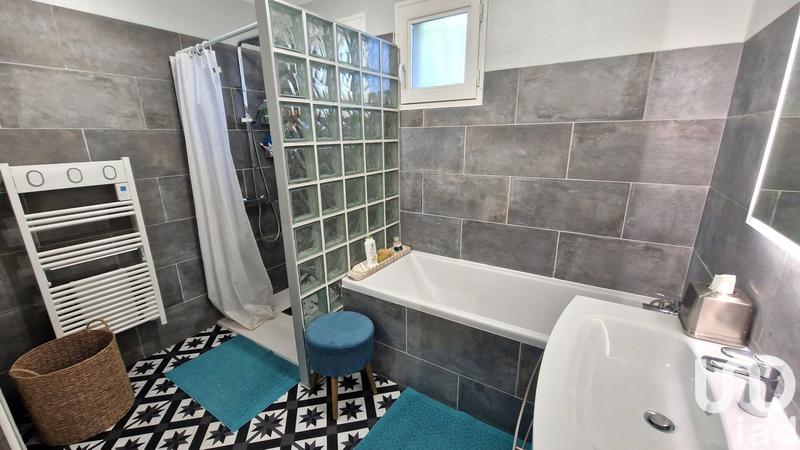 Maison - 196 m² - 9 pièces