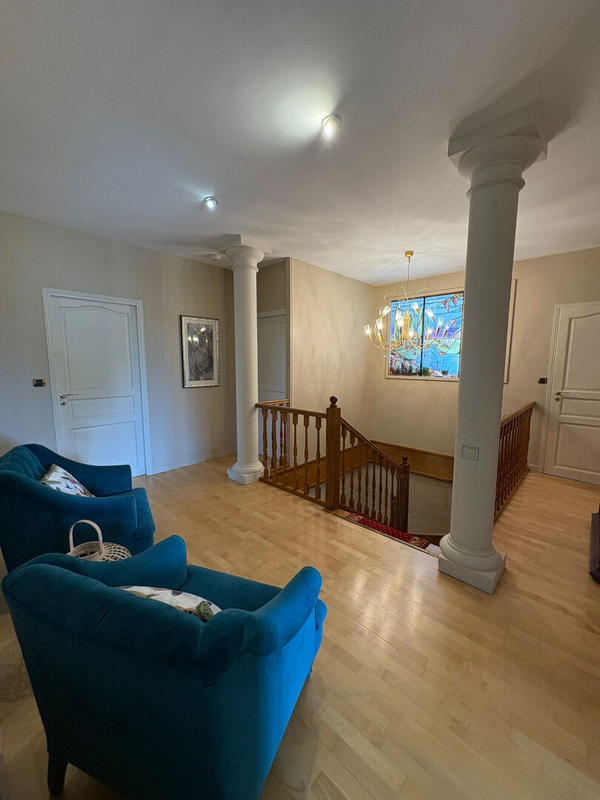 Demeure - 350 m² - 9 pièces