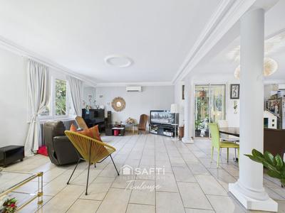 Maison - 274 m² - 8 pièces