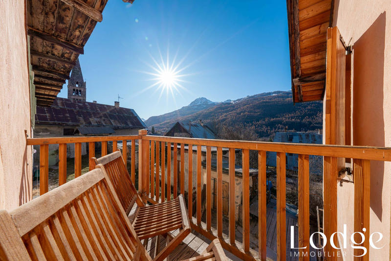 Maison - 440 m² - 12 pièces