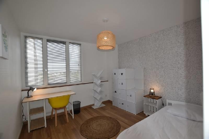 Chambre - 12 m² - 1 pièce