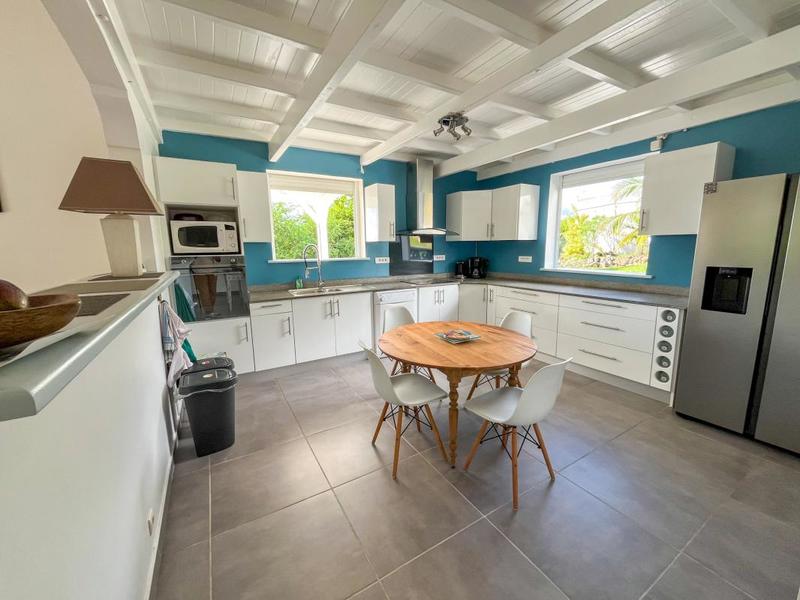 Villa - 200 m² - 10 pièces