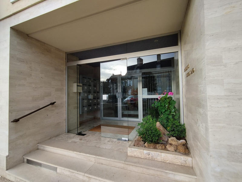 Appartement - 80 m² - 3 pièces