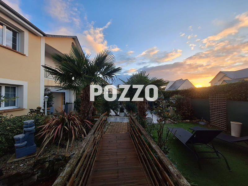 Maison - 181 m² - 8 pièces