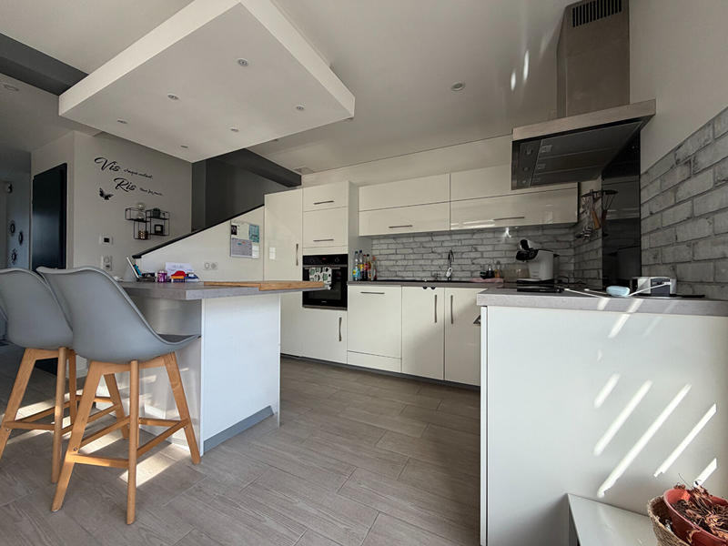 Maison - 92 m² - 5 pièces