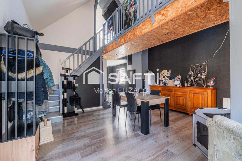 Maison - 318 m² - 8 pièces