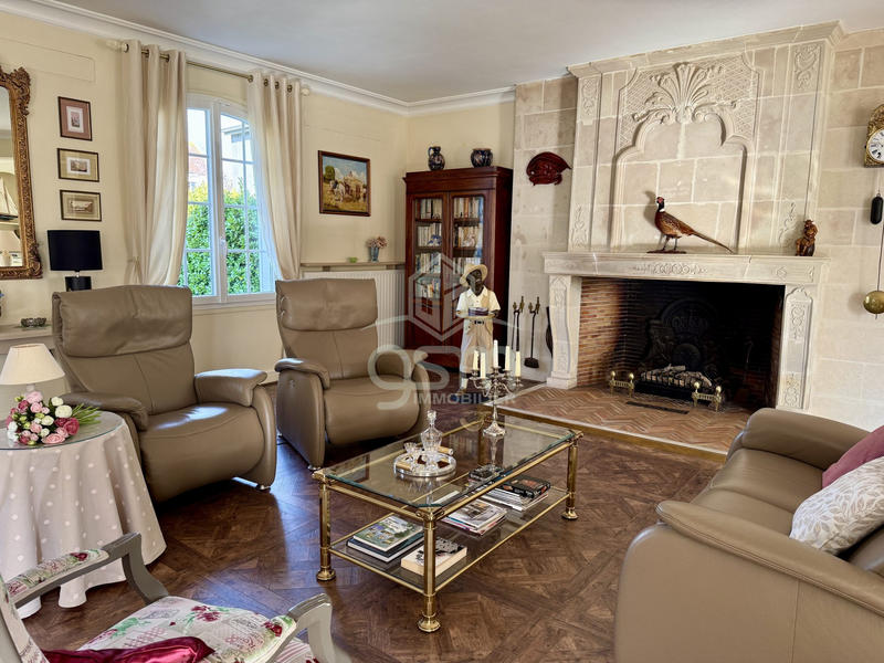 Maison - 280 m² - 7 pièces