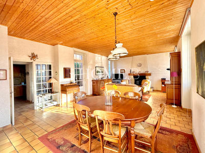 Maison - 104 m² - 5 pièces