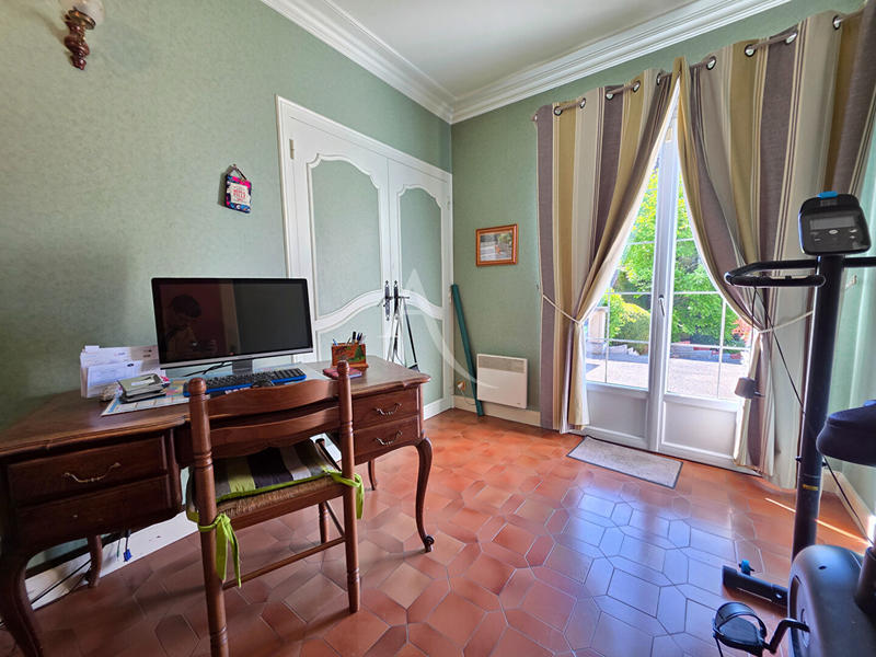 Maison - 207 m² - 6 pièces