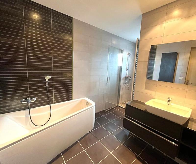 Appartement - 142 m² - 5 pièces