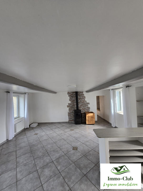 Maison traditionnelle - 82 m² - 4 pièces