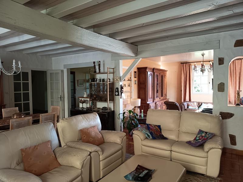 Maison - 220 m² - 6 pièces