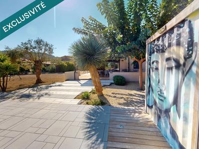 Maison - 240 m² - 7 pièces