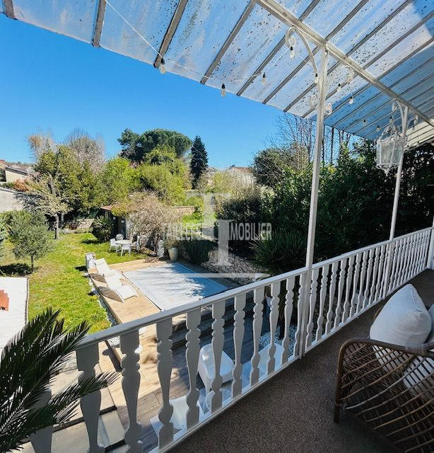 Maison - 208 m² - 7 pièces