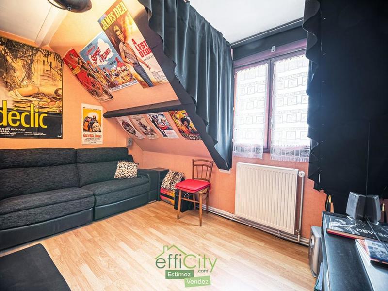 Maison - 250 m² - 9 pièces