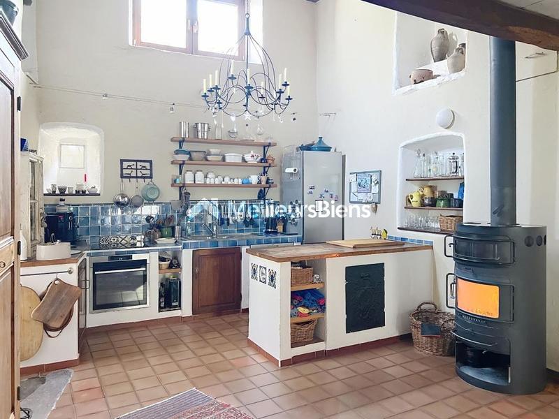 Maison en pierre - 138 m² - 9 pièces