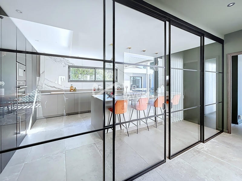 Villa - 220 m² - 5 pièces