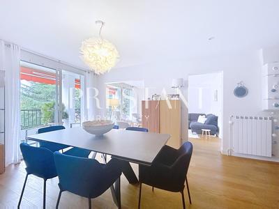 Appartement - 99 m² - 4 pièces