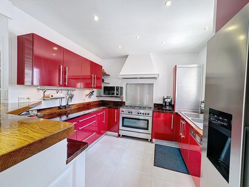 Villa - 190 m² - 8 pièces