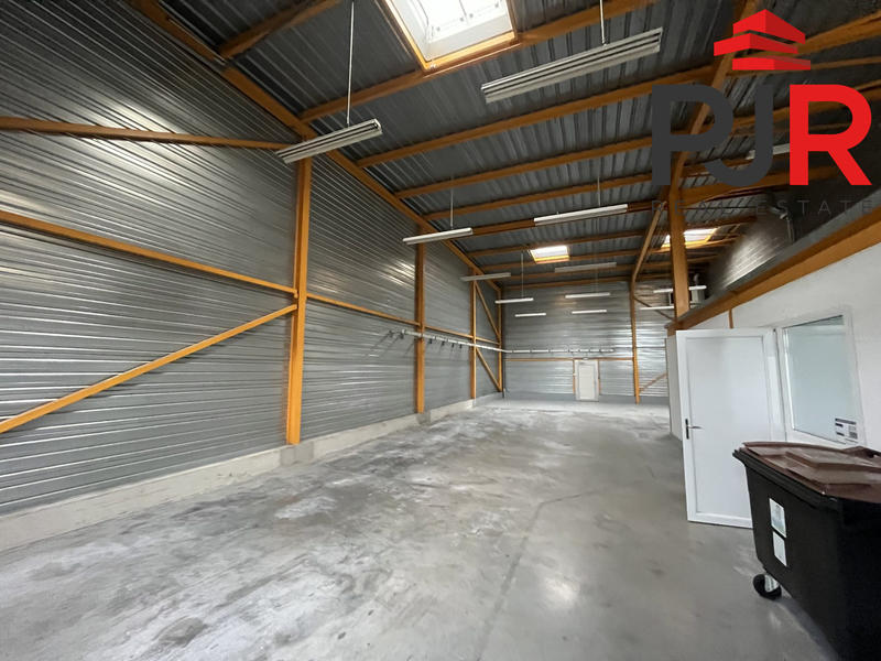 Local d'activités - 264 m²