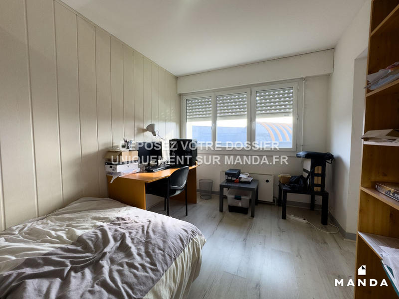 Chambre - 10 m² - 4 pièces