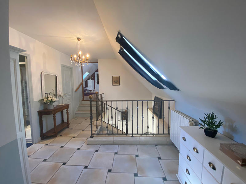 Maison - 216 m² - 7 pièces