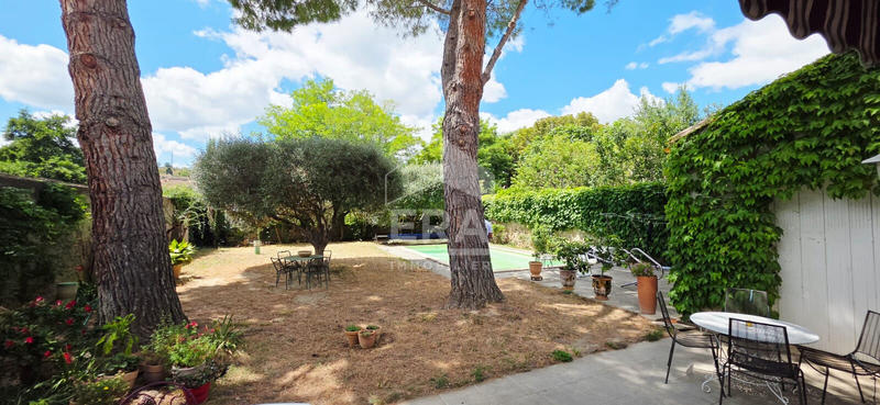 Maison - 227 m² - 7 pièces