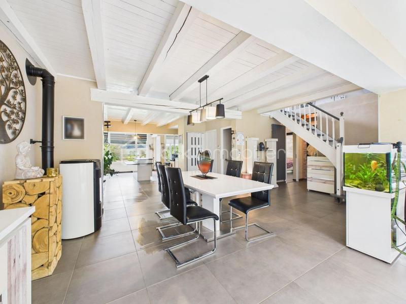 Maison - 183 m² - 7 pièces