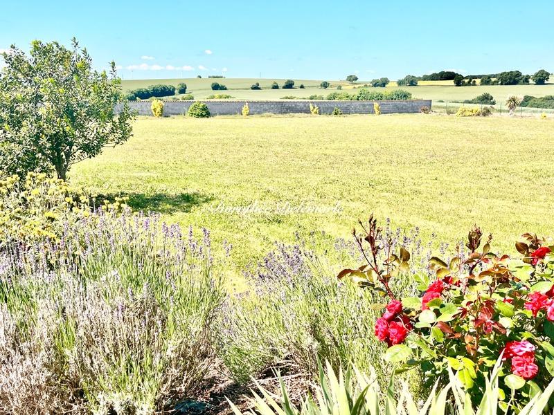 Maison - 408 m² - 10 pièces