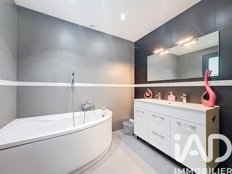 Maison - 187 m² - 6 pièces