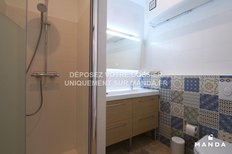 Chambre - 10 m² - 6 pièces