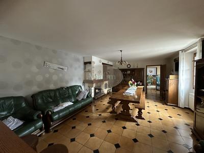 Maison - 260 m² - 14 pièces