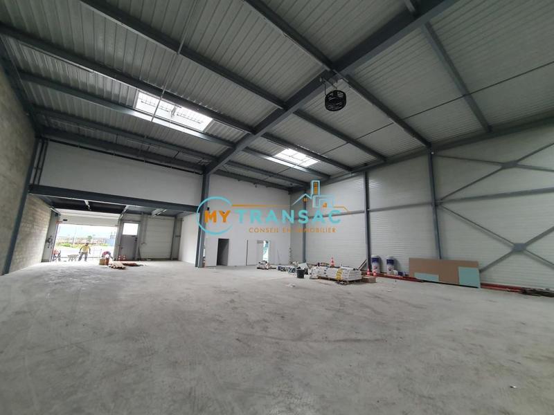 Local d'activités - 1 066 m²