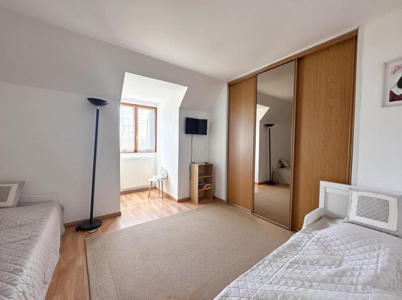 Pavillon - 140 m² - 6 pièces