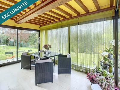 Maison - 225 m² - 9 pièces