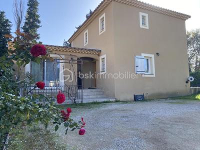 Maison - 143 m² - 5 pièces