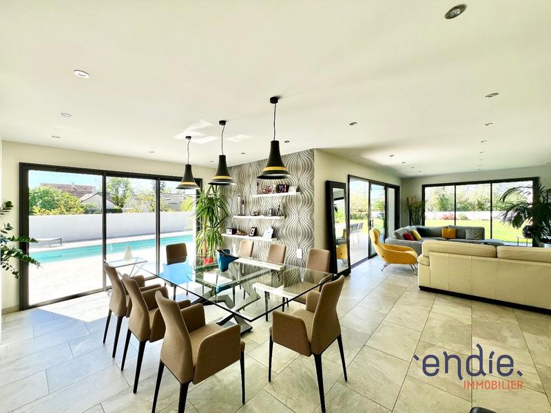 Maison - 185 m² - 6 pièces