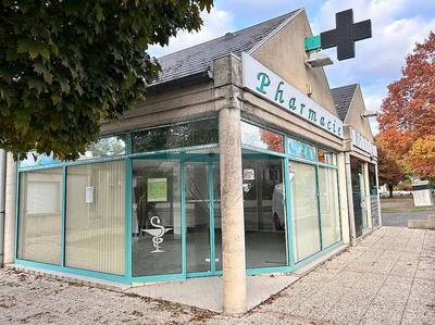 Local commercial - 143 m² - 4 pièces