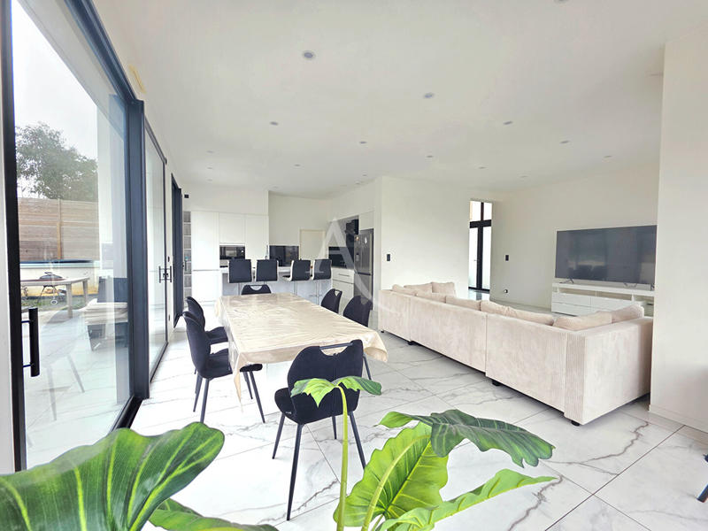 Maison - 157 m² - 6 pièces